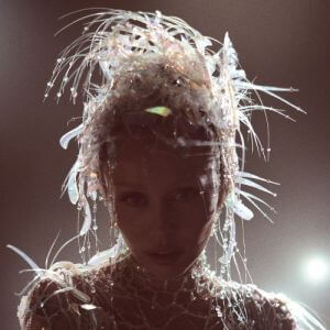 Miley Cyrus - Something Beautiful